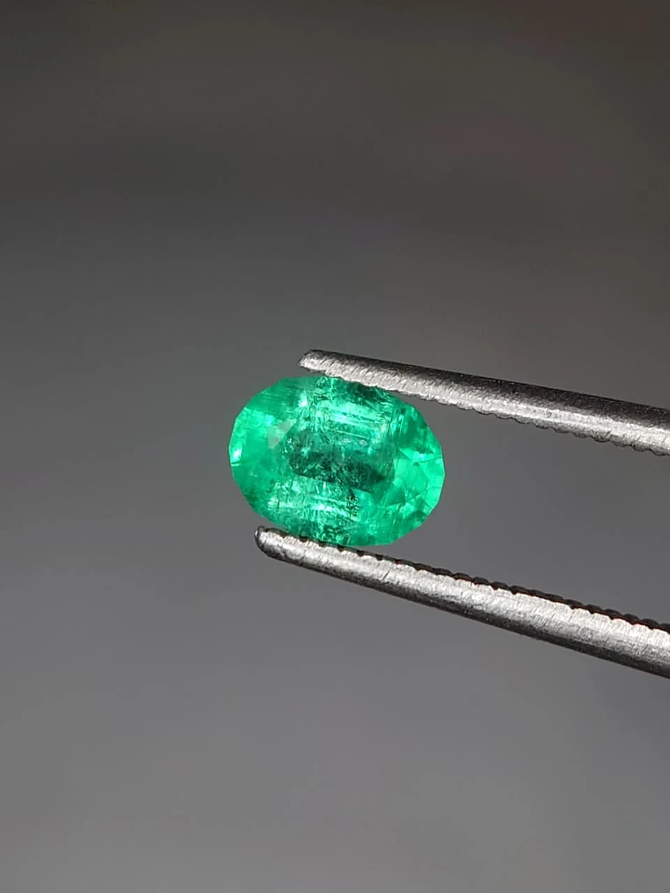 0.5ct Oval Faceted Panjsher Emerald from Afghanistan — view 2